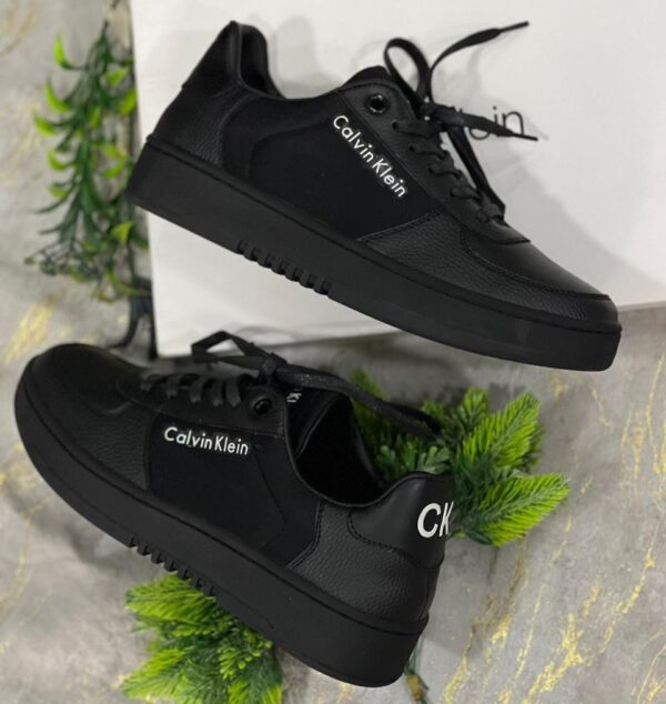 CALVIN KLEIN LOW NEGRO