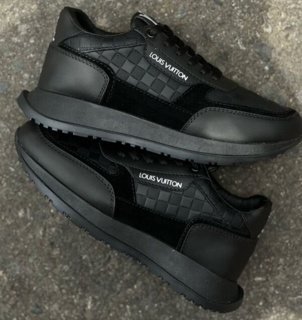 LOUIS VUITTON GAMUZA NEGRO