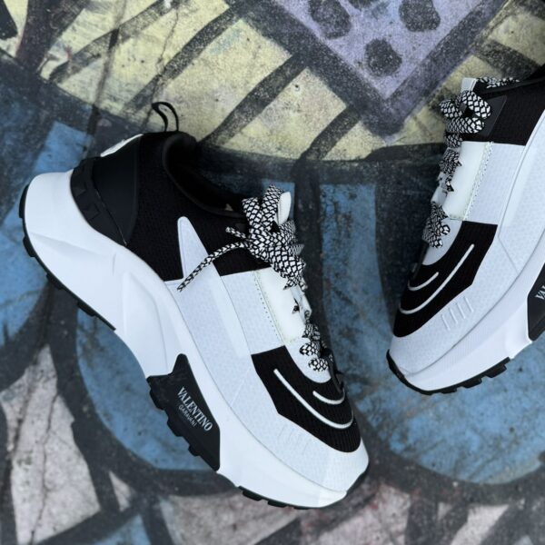 VALENTINO TRUE ACT