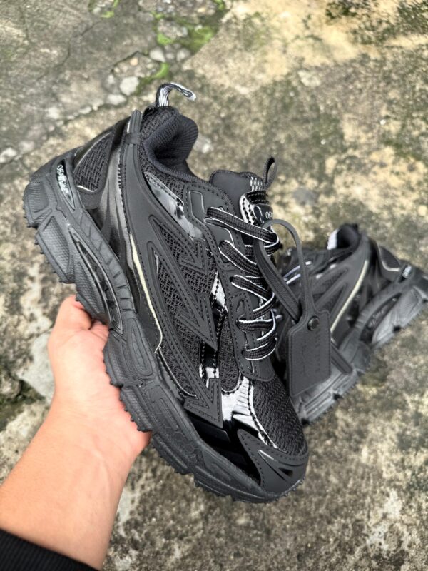 OFF WHITE BE-RIGHT BACK NEGRO